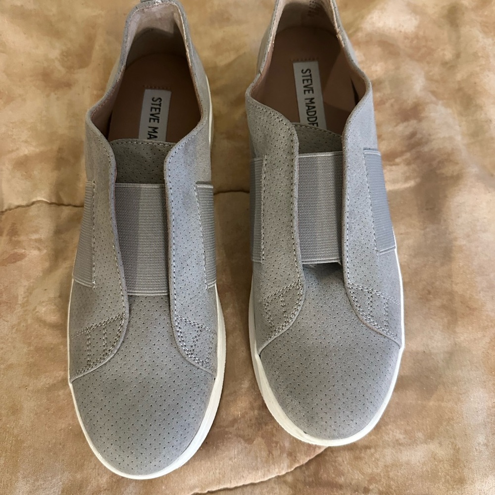 Steve Madden Women's Gray Slip-On Sneakers